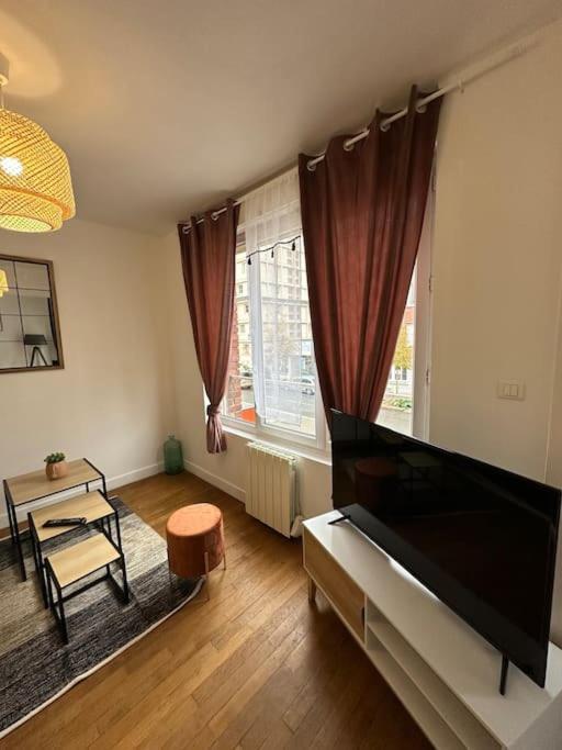 Amiens : Appartement Centre Ville ภายนอก รูปภาพ