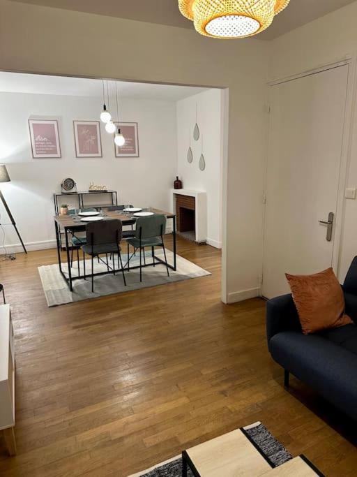 Amiens : Appartement Centre Ville ภายนอก รูปภาพ