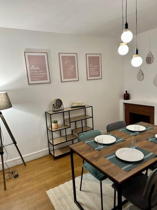 Amiens : Appartement Centre Ville ภายนอก รูปภาพ