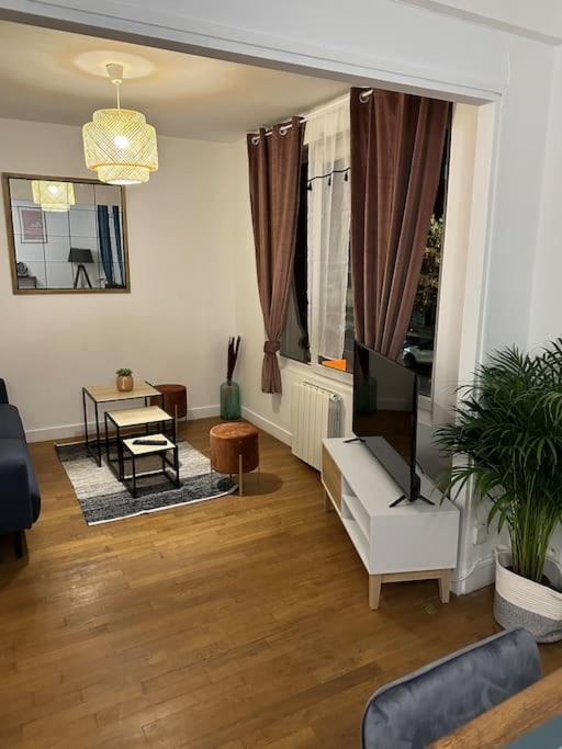 Amiens : Appartement Centre Ville ภายนอก รูปภาพ